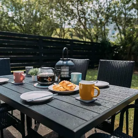 Дом отдыха Charming 3 Bedroom *